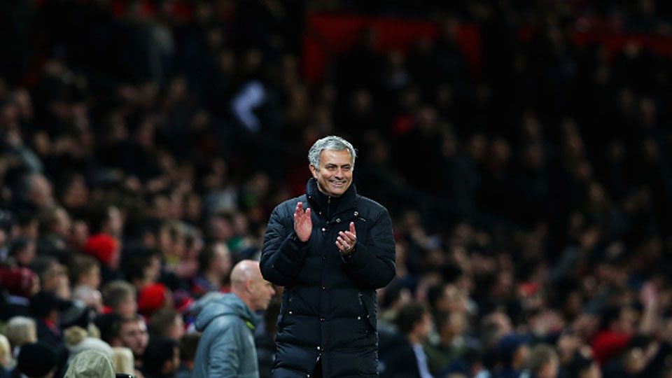 Pelatih Man United, Jose Mourinho pada saat melawan Middlesbroug. Copyright: © Alex Livesey/Getty Images